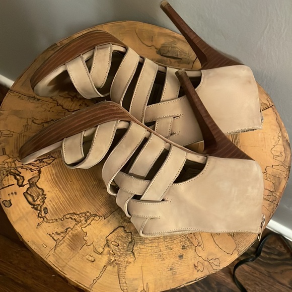 Stuart Weitzman Nude woven platform sandals 8.5 - Picture 6 of 7
